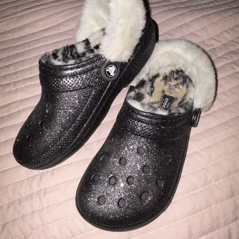 Sparkly Black Furry Clogs